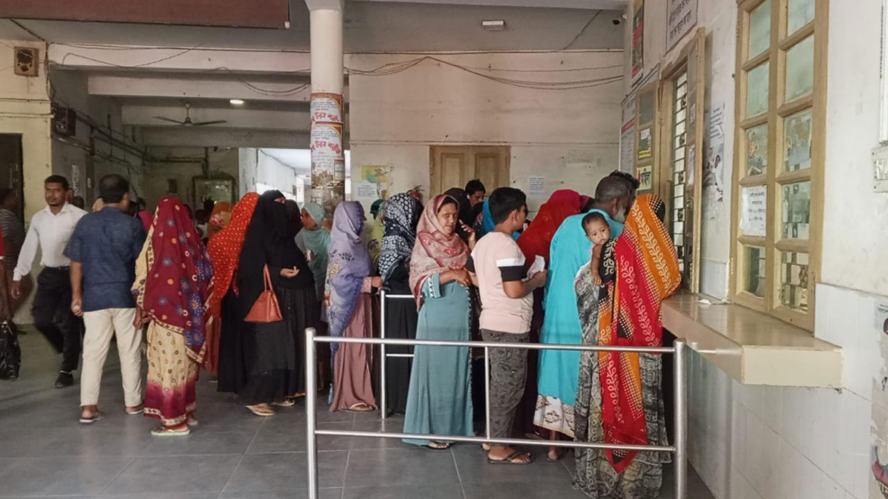 চুয়াডাঙ্গায় বাড়ছে স্ক্যাবিসের সংক্রমণ, প্রতিদিন গড়ে ১৫০ রোগী আক্রান্ত