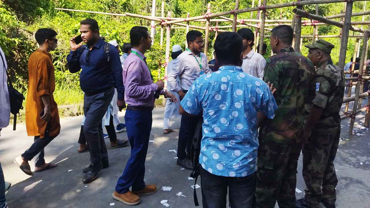 দুই শতাধিক ভুয়া ভোটারকে আটকে দিলো প্রশাসন