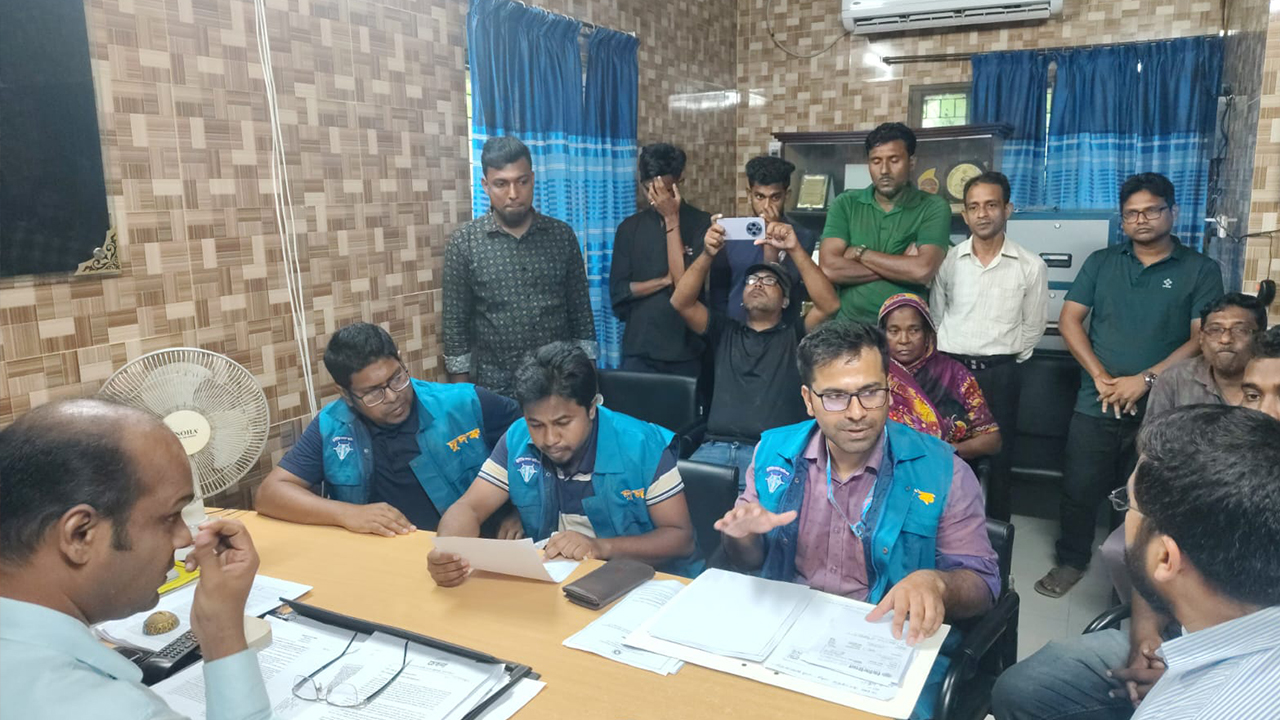 হাসপাতালের ‘কমিশন সিন্ডিকেট’ ভাঙতে দুদকের অভিযান, আটক ৭