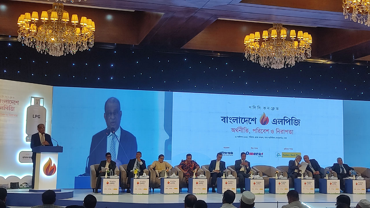 ব্যাংক-ব্যবসায়ীদের সমন্বয়ে গ্যাসের দাম হঠাৎ বৃদ্ধি রোধ সম্ভব