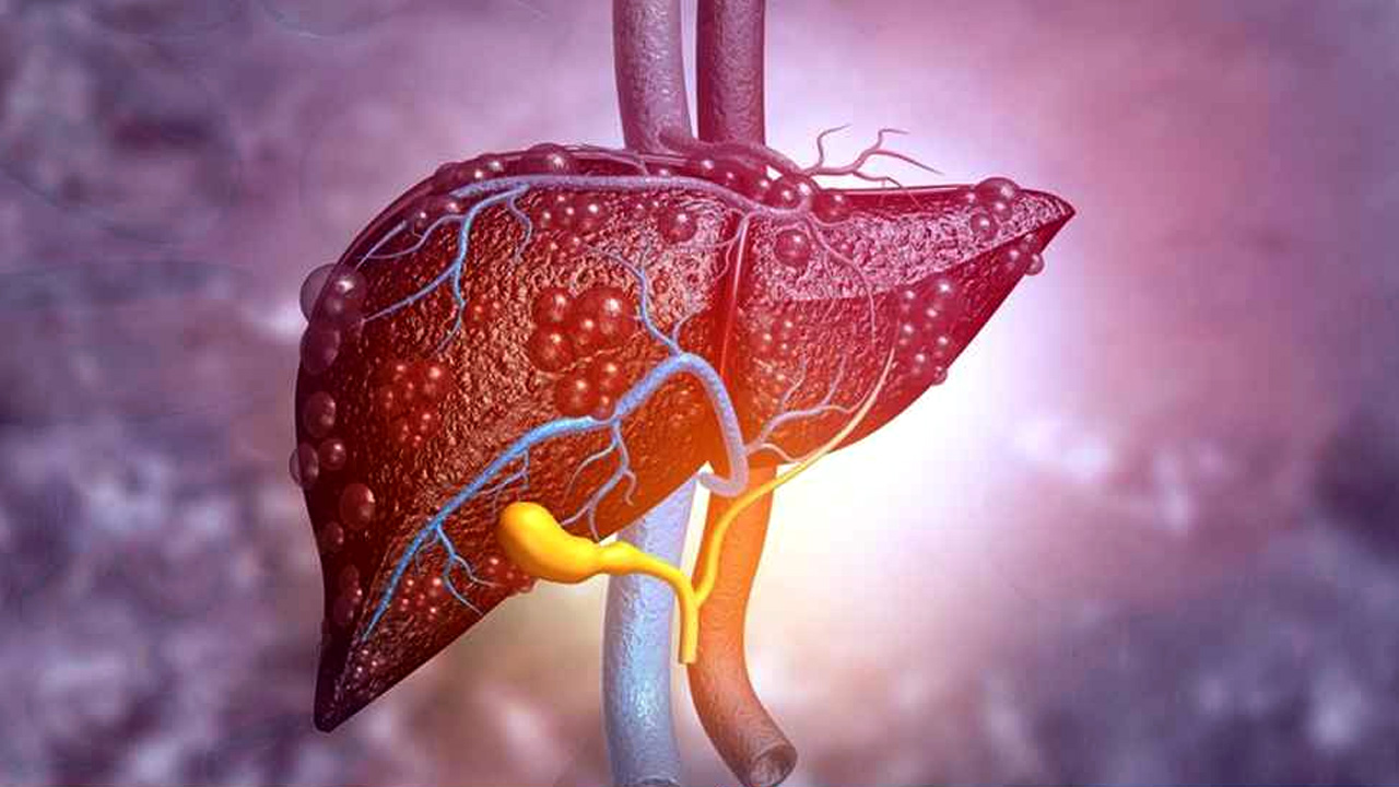 পেট ও পায়ে ফোলাভাব : লিভার সমস্যার পূর্বাভাস?