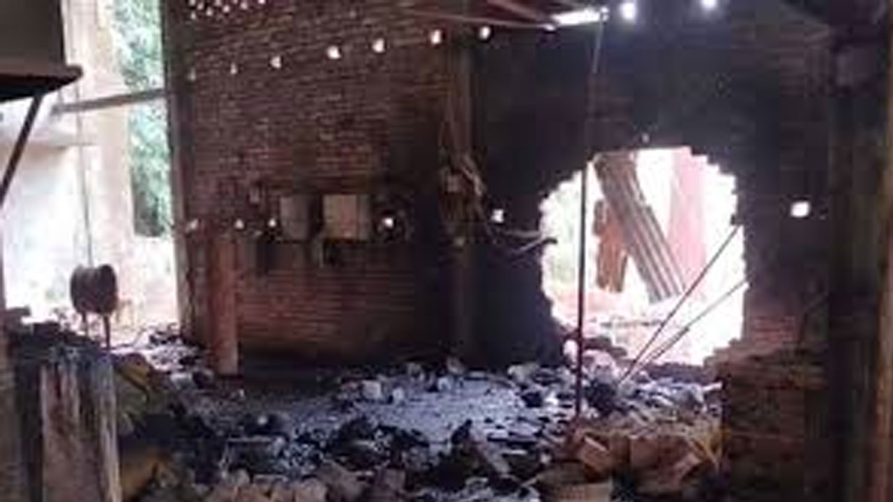 সিসা তৈরির কারখানায় আগুন, দগ্ধ ৭