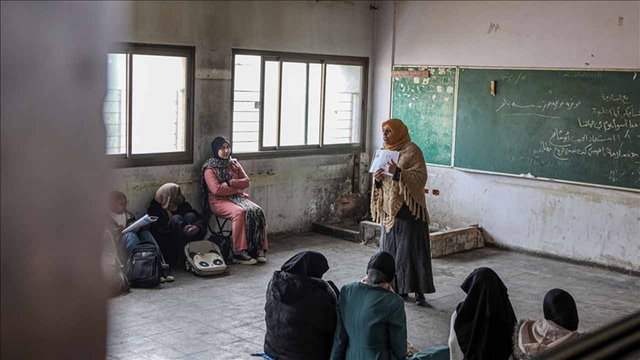 ইসরায়েলি হামলায় নিহত ২০ হাজারের বেশি ফিলিস্তিনি শিক্ষার্থী