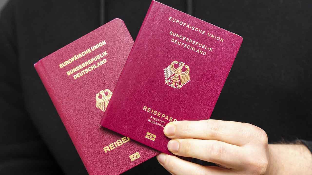 জার্মানিতে বাতিল করা হলো মাত্র তিন বছরের মধ্যে নাগরিকত্ব পাওয়ার সুযোগ