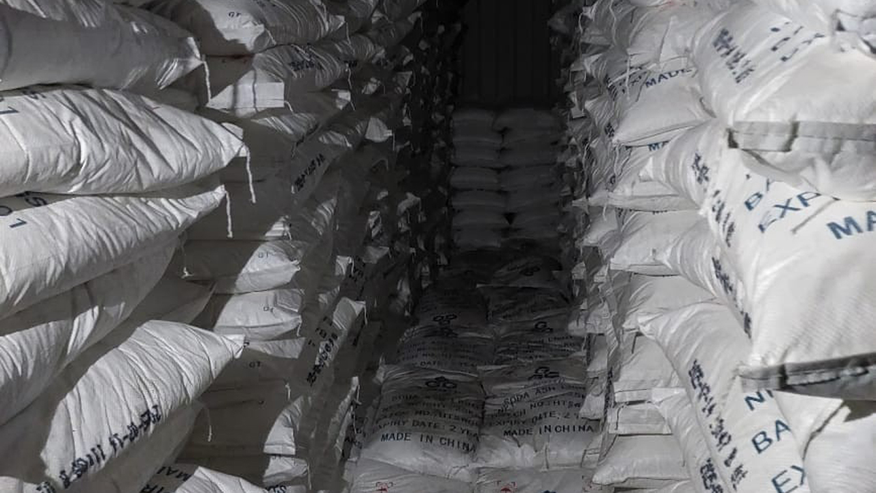 চট্টগ্রামে আমদানি নিষিদ্ধ ৬০ হাজার কেজি ঘনচিনি আটক