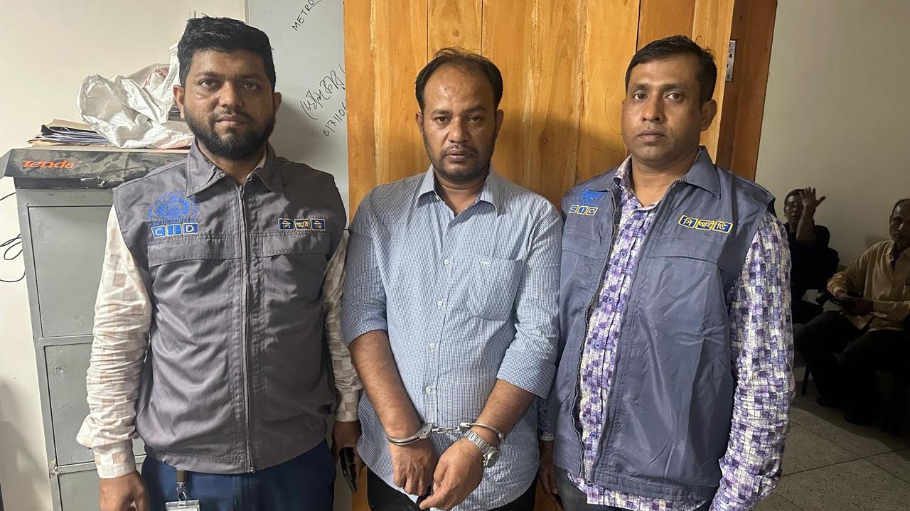 ডিলারশিপের প্রলোভনে ১০ কোটি টাকা হাতিয়ে নেওয়া জাহাঙ্গীর গ্রেপ্তার