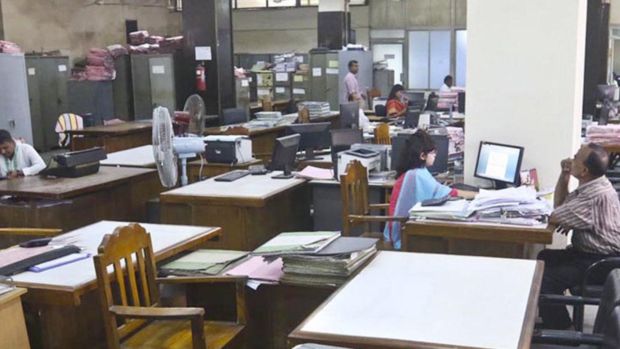 সরকারি কর্মচারীদের টানা ৪ দিনের ছুটি শুরু