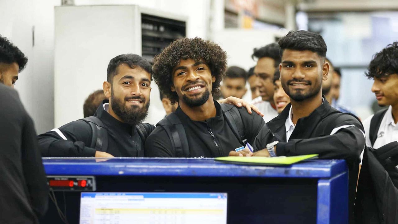 হংকং রওনা হলেন হামজারা, ফ্লাইটের দেড় ঘণ্টা আগে ফাহমিদুলের ভিসা