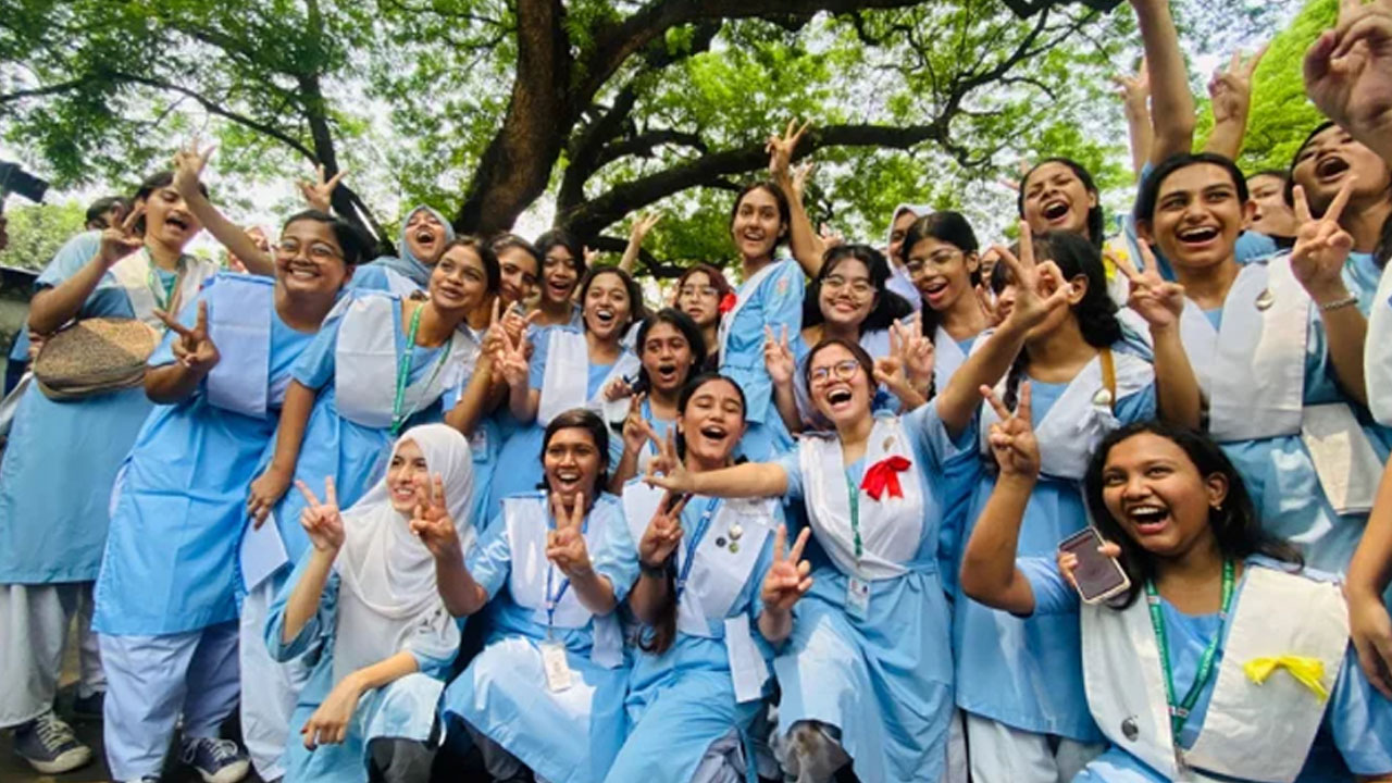 ‘বাস্তব মূল্যায়নে জিপিএ-৫ এ হোঁচট’