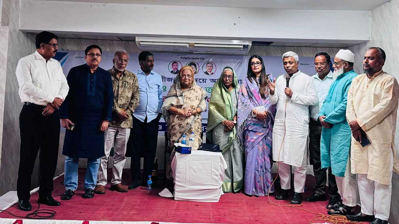 একটি দল রাজনীতির নামে ধর্মকে ব্যবহার করছে : সেলিনা রহমান