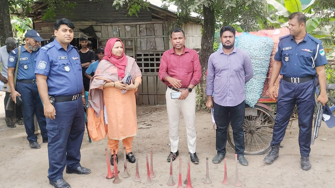 ঝিনাইদহে হাইড্রোলিক হর্ন ব্যবহারে জরিমানা