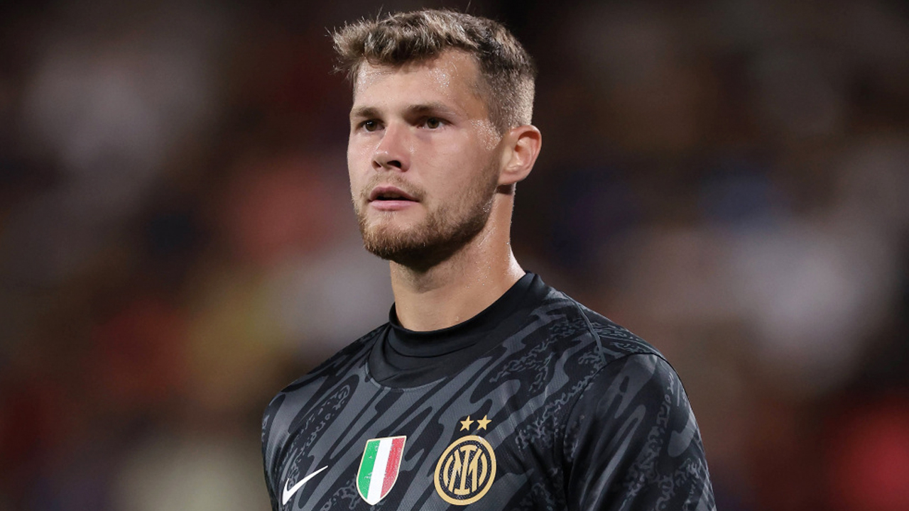 গোলরক্ষক মার্টিনেজের গাড়ির ধাক্কায় প্রাণ গেল বৃদ্ধের