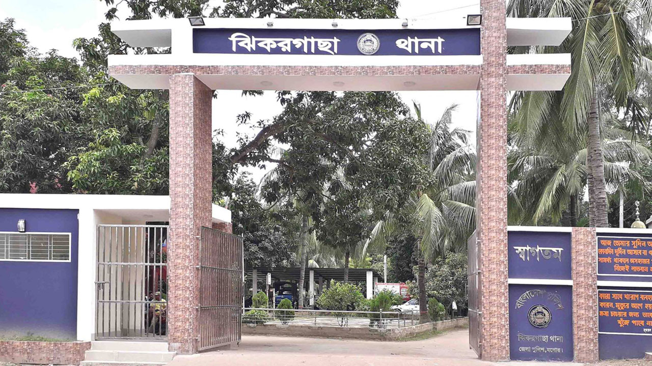 নাতনিকে তুলে নেওয়ার চেষ্টা, বাধা দেওয়ায় নানাকে হত্যা