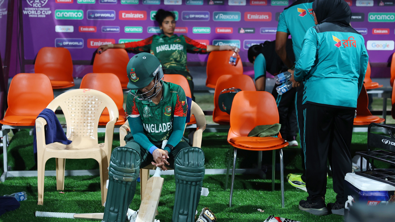 ১ রানে ৫ উইকেট হারিয়ে বাংলাদেশ দেখাল এভাবেও হারা যায়!