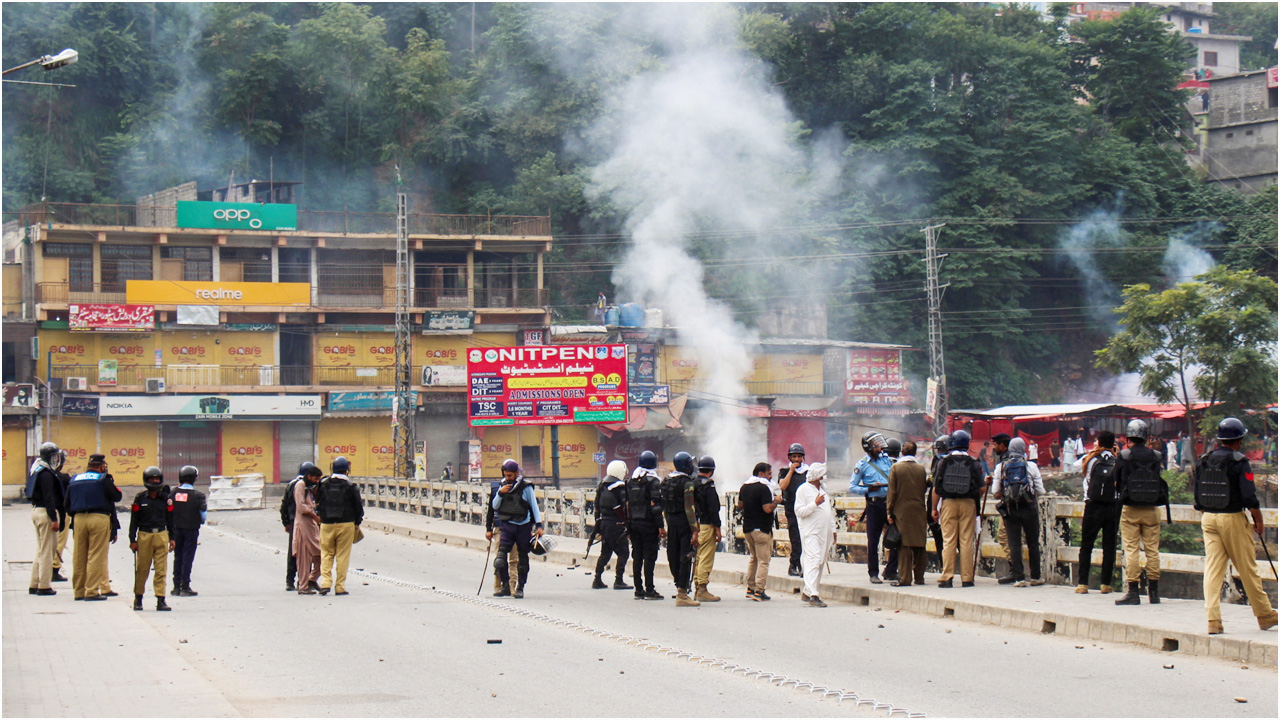 পাকিস্তান অধিকৃত কাশ্মিরে ভয়াবহ বিক্ষোভ-সহিংসতা, নিহত ৮