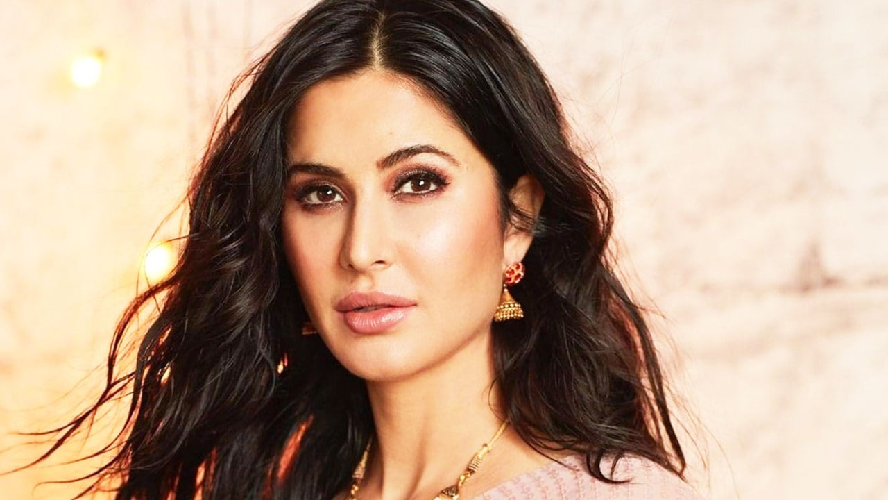 বাড়ির বাইরে থেকে ক্যাটরিনার গোপন ছবি ধারণ, ক্ষুব্ধ বলিউড