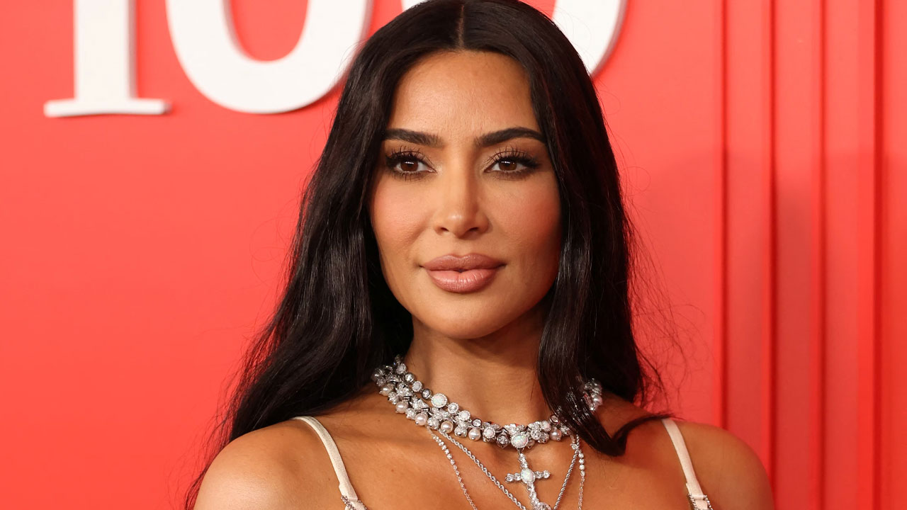 মাথাব্যথায় ভুগছেন কিম কার্দাশিয়ান, ধরা পড়ল বিপজ্জনক রোগ