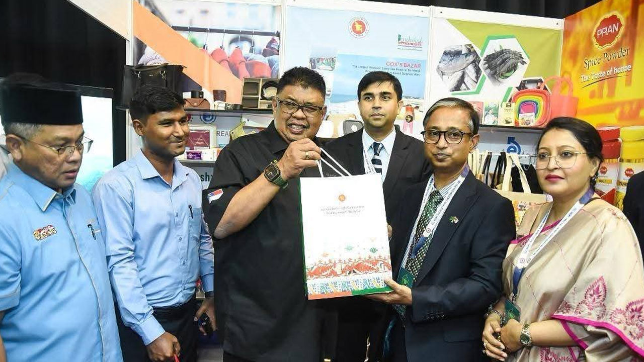 মালয়েশিয়ায় ‘মালাক্কা আন্তর্জাতিক হালাল ফেস্টিভাল’-এ বাংলাদেশ