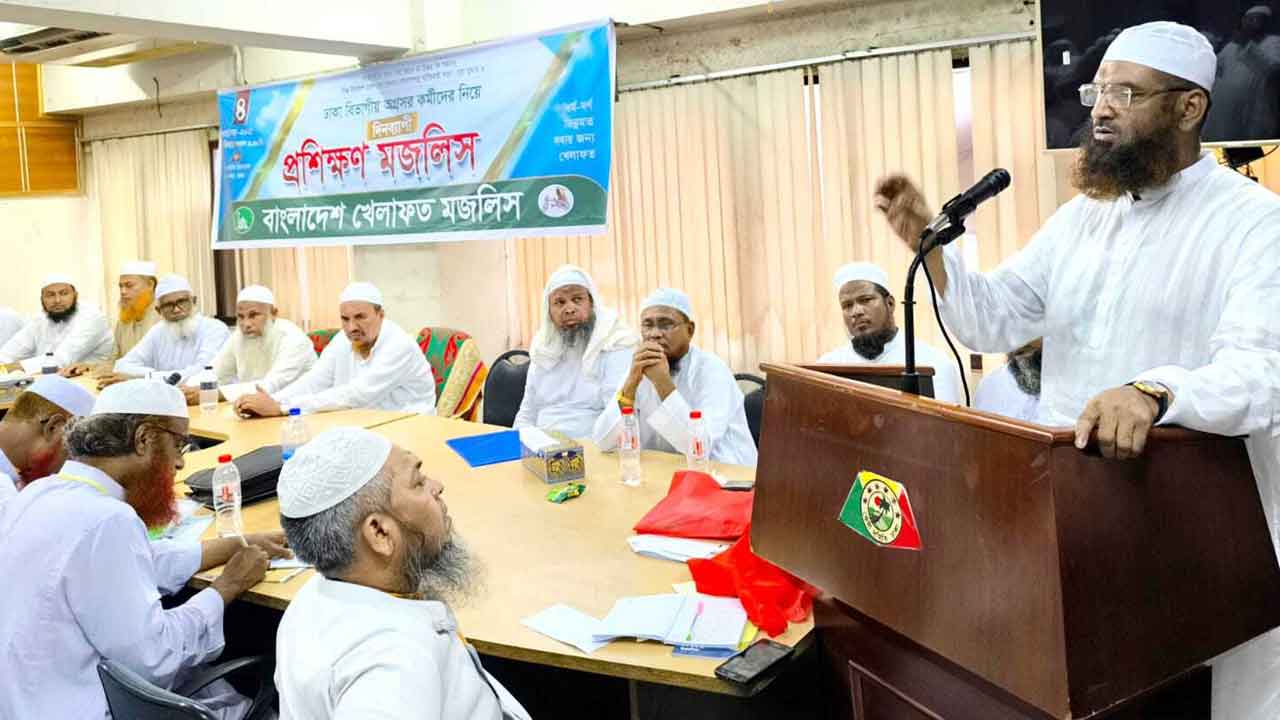 জুলাই সনদ বাস্তবায়ন না হওয়া পর্যন্ত ঘরে ফিরব না : মামুনুল হক