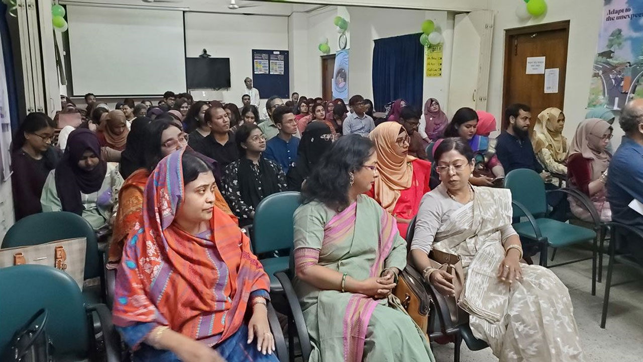 ঢাবিতে মানসিক স্বাস্থ্য বিষয়ক বিশেষ সেমিনার অনুষ্ঠিত