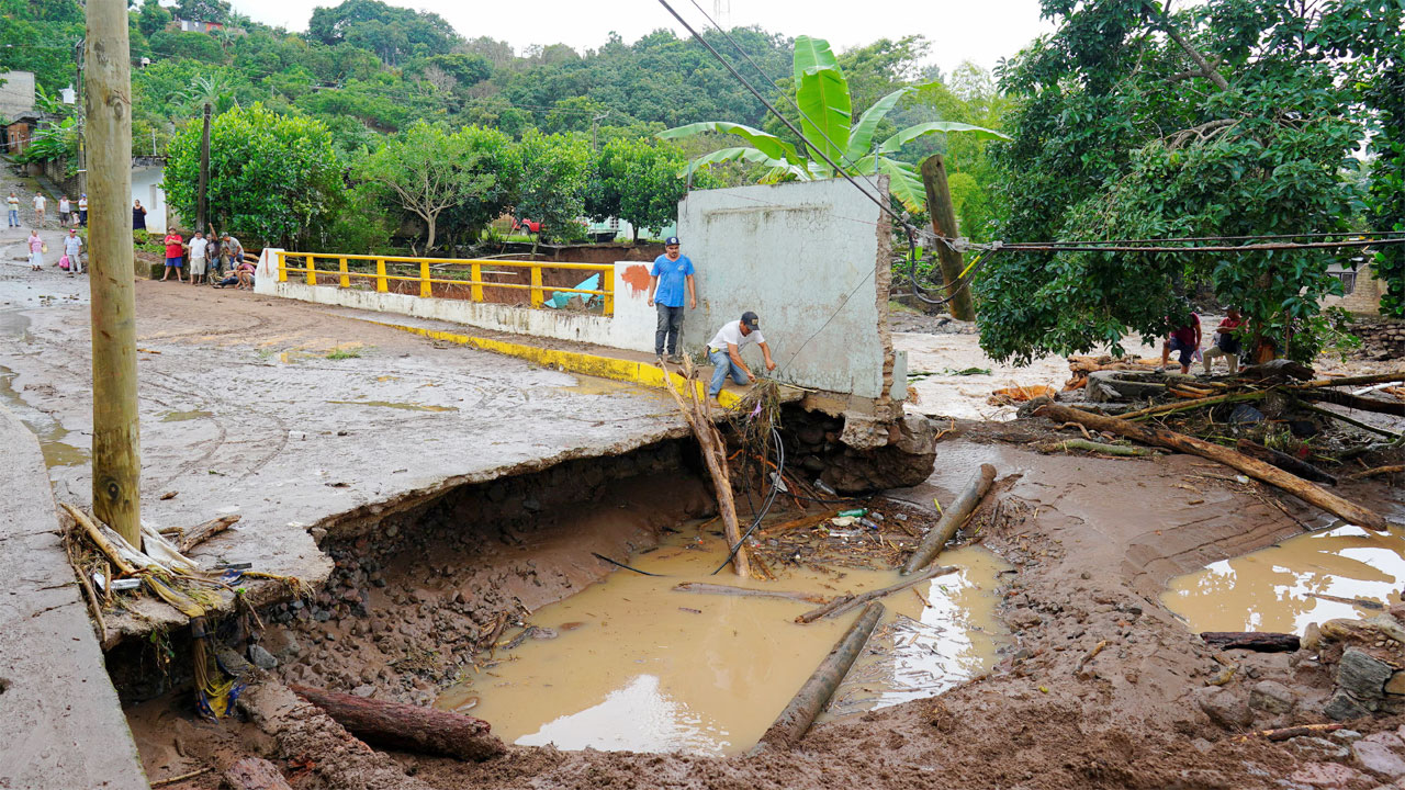 ২ মৌসুমি ঝড় : মেক্সিকোতে নিহত-নিখোঁজ বেড়ে ১২৯