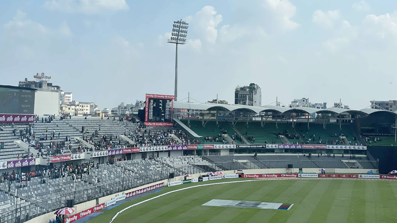 দর্শক নেই, খাঁ খাঁ করছে মিরপুরের গ্যালারি