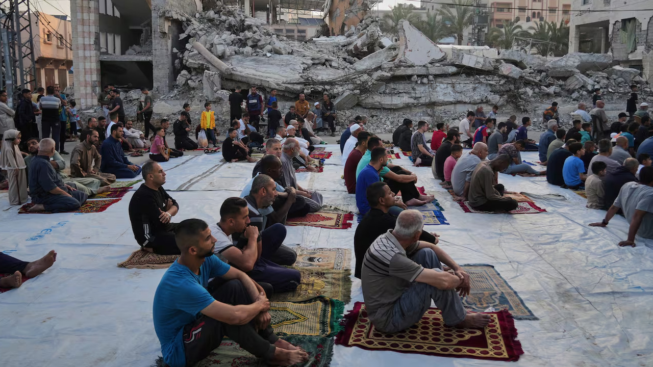 ২ বছরে গাজায় ২৫০ ইমামকে হত্যা ও ৮৩৫ মসজিদ ধ্বংস করেছে ইসরায়েল