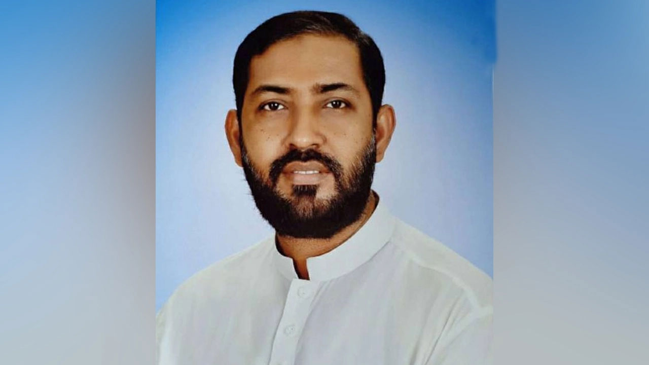 ‘সরকারের অদক্ষতায় বাজার নিয়ন্ত্রণের বাইরে চলে গেছে’