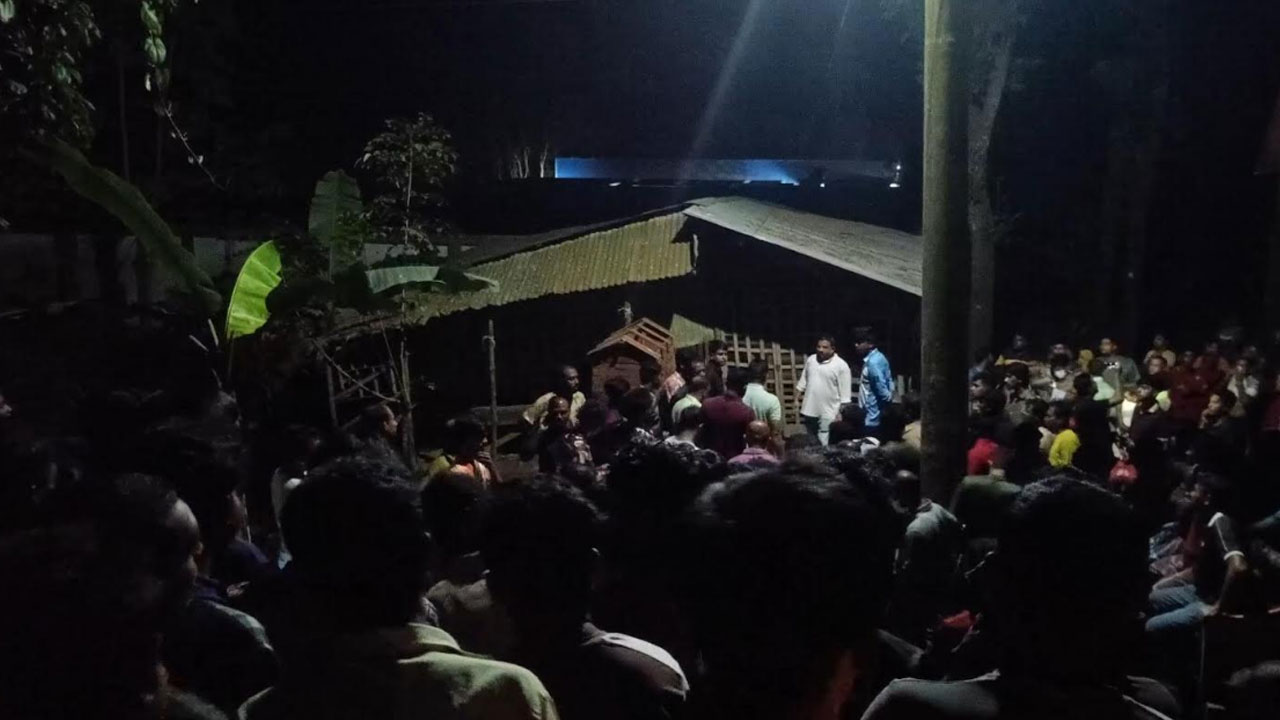 তালাবদ্ধ দোকান থেকে স্ত্রীর মরদেহ উদ্ধার, স্বামী পলাতক