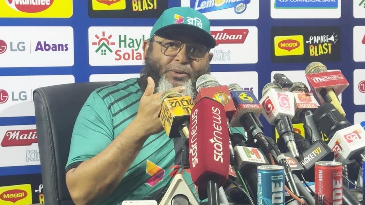 ‘কুম্বলের ১০ উইকেটের কীর্তির সেই পিচ মিরপুরের চেয়েও বাজে ছিল’