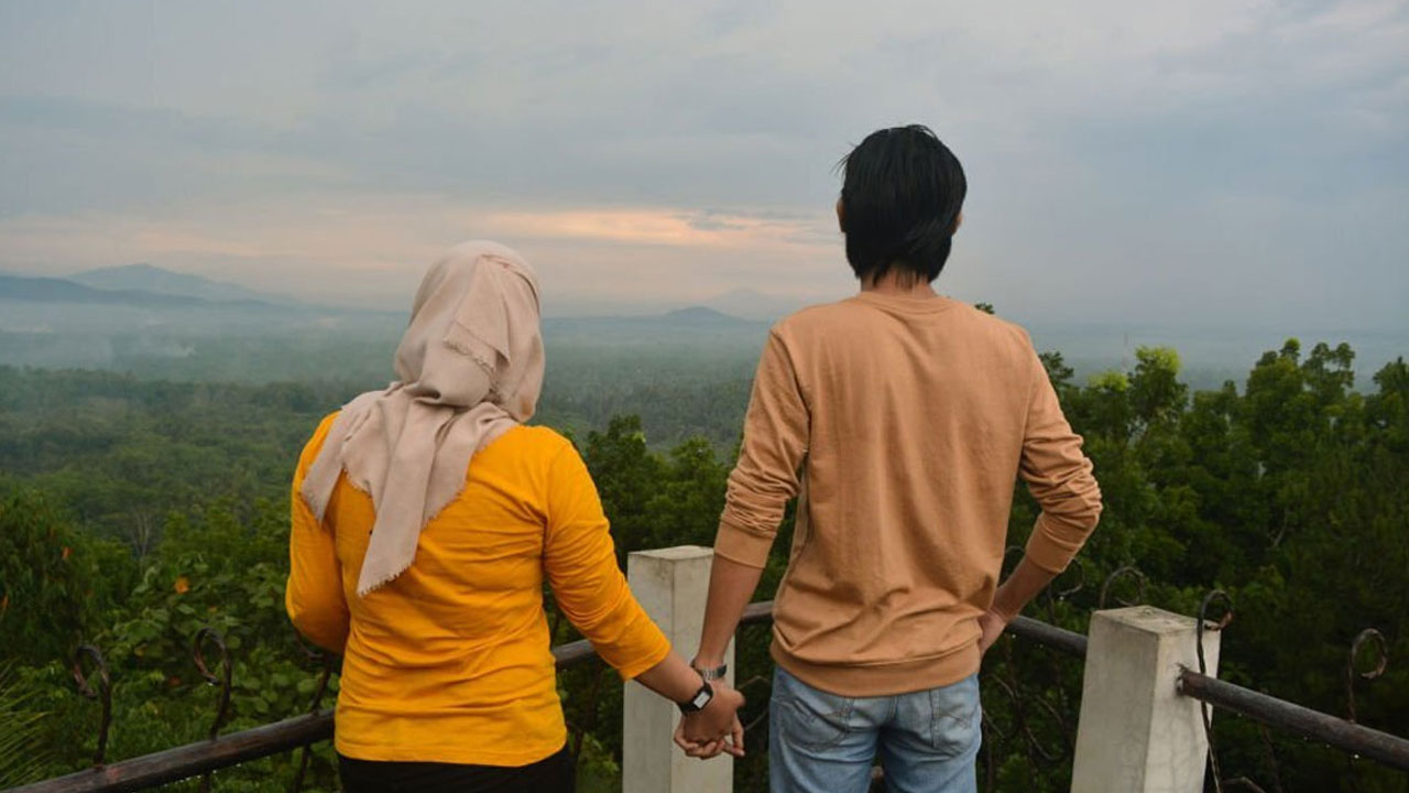 আমলের ভিত্তিতে আল্লাহর কাছে নারী-পুরুষ সমান