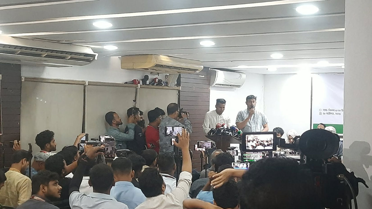 ‘ড. ইউনূস শহীদ মিনারে গিয়ে সাইন করলে আমরাও সনদে সাইন করবো’