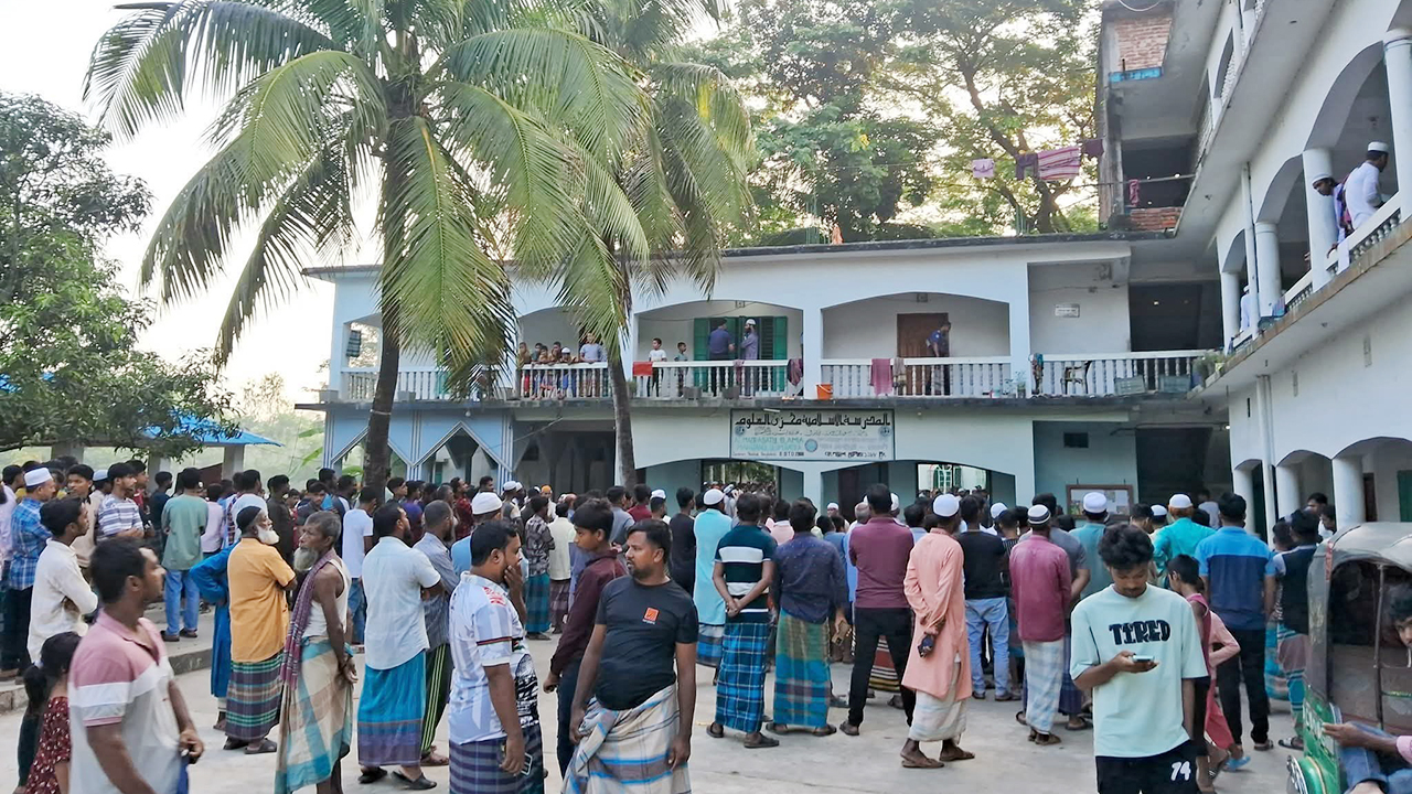 ক্রিকেট খেলা নিয়ে তর্ক, মাদরাসাছাত্রকে গলা কেটে হত্যা