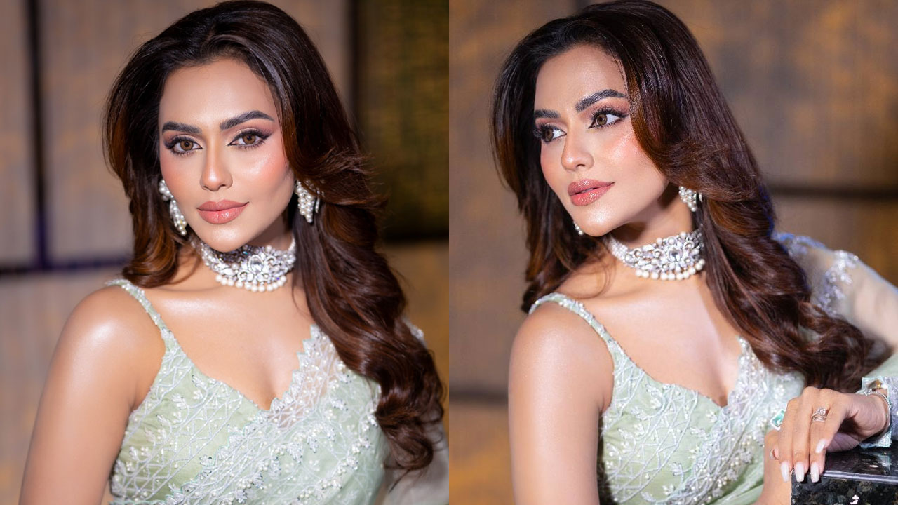 মৌসুমের প্রিয় রঙে নুসরাত ফারিয়া