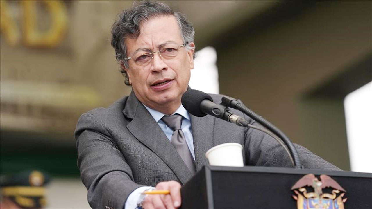 ট্রাম্পের সমালোচক কলম্বিয়ার প্রেসিডেন্টের ওপর মার্কিন নিষেধাজ্ঞা