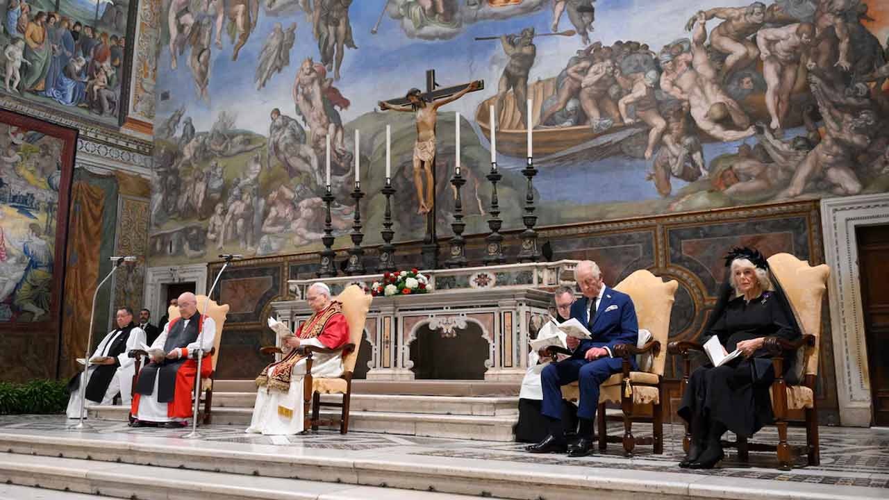 ৫০০ বছর পর প্রথমবারের মতো একসঙ্গে প্রার্থনা করলেন পোপ ও ব্রিটিশ রাজা