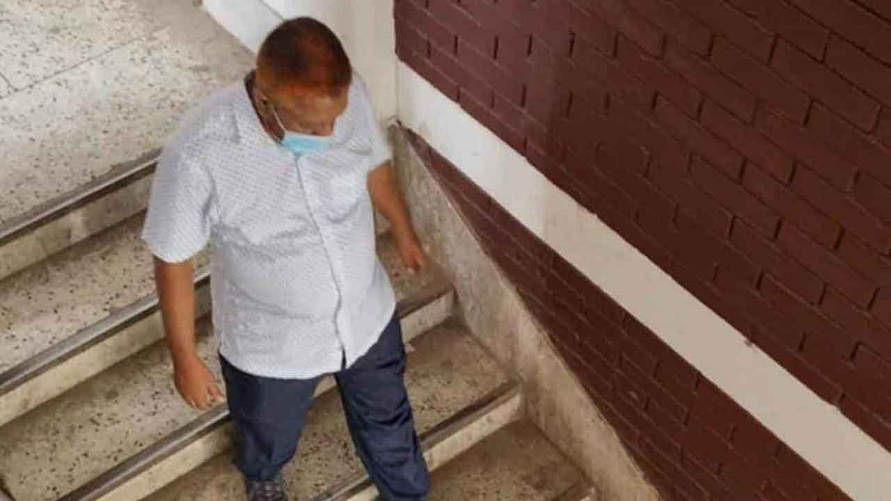 প্লট বরাদ্দে দুর্নীতি : আত্মসমর্পণ করেও পালিয়ে গেলেন রাজউক কর্মকর্তা