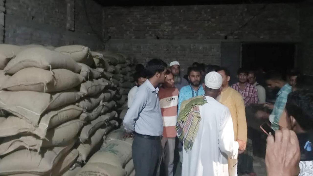 শেরপুরে রাইস মিল থেকে খাদ্যবান্ধব কর্মসূচির ৩৮০ বস্তা চাল জব্দ