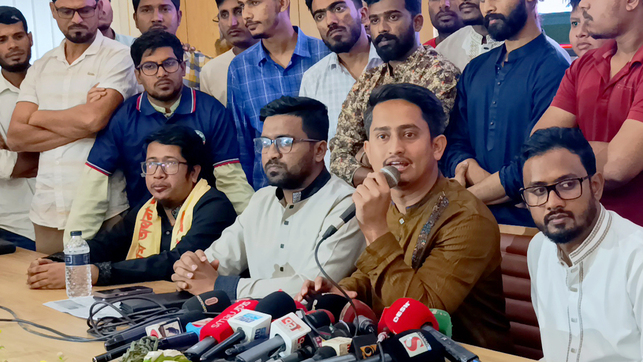 মানুষ ধীরে ধীরে বিএনপি থেকে মুখ ফিরিয়ে নিচ্ছে : সারজিস