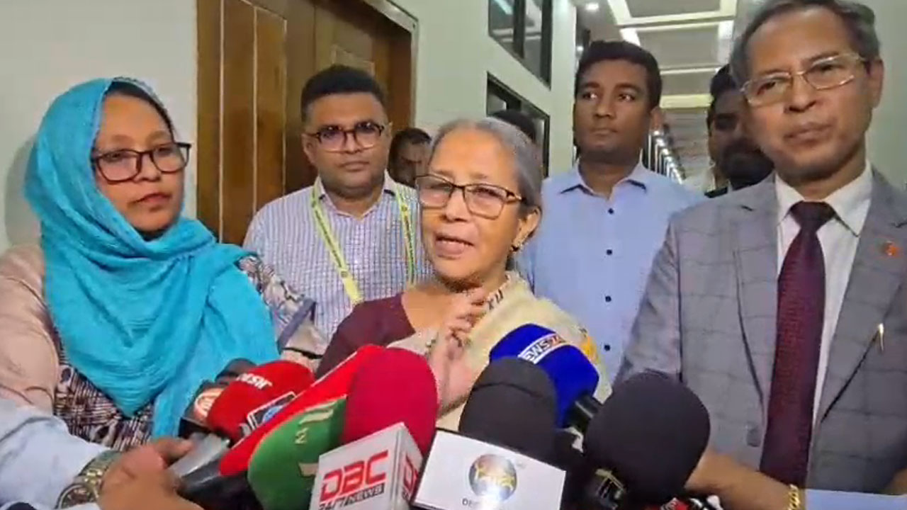 ভারত থেকে জেলেদের মাছ ধরতে আসার খবর পাচ্ছি : মৎস্য উপদেষ্টা