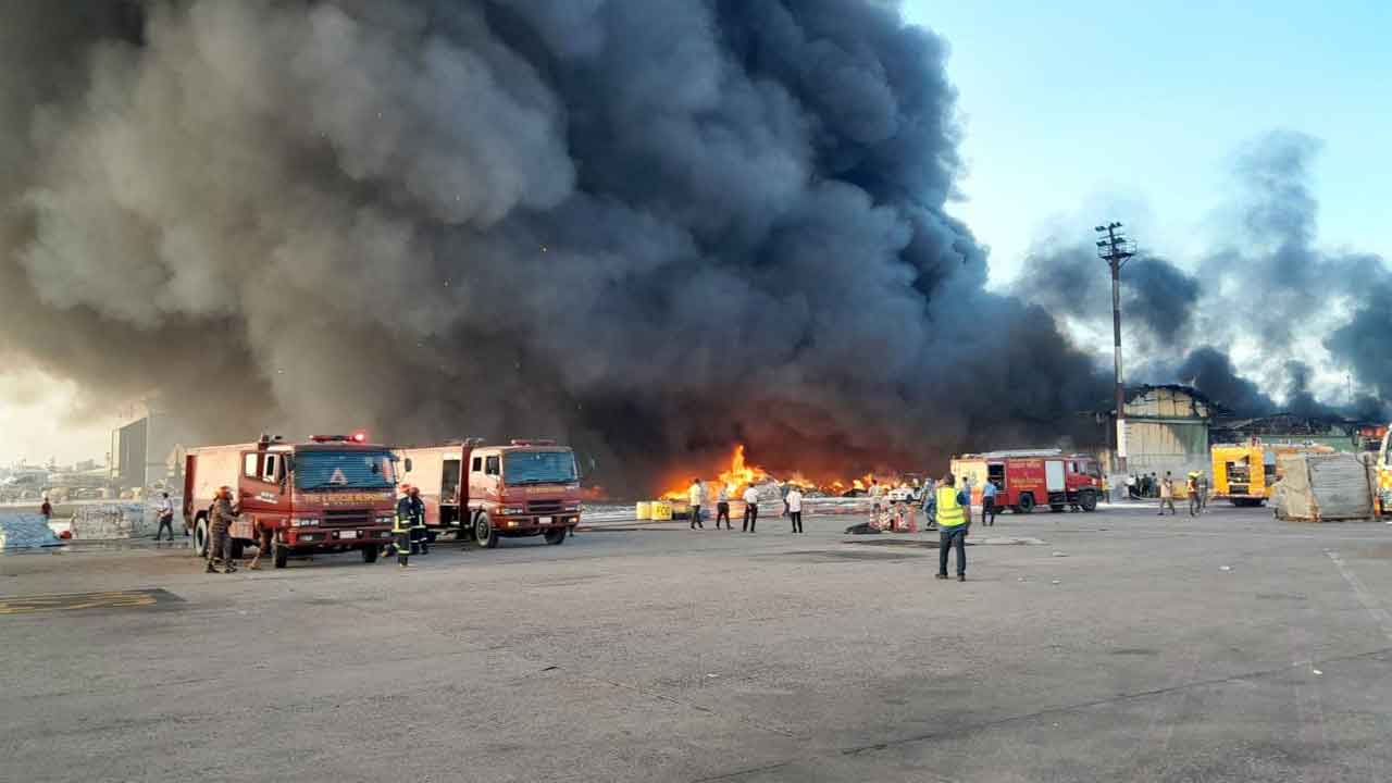 শাহজালালে আগুন : রপ্তানিকারকদের মধ্যে ‘আতঙ্ক’