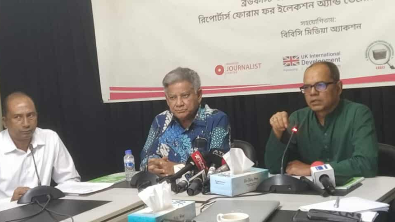 সংবাদকর্মীদের ভোটকক্ষে প্রবেশে কোনো বাধা থাকা উচিত নয় : সাখাওয়াত হোসেন