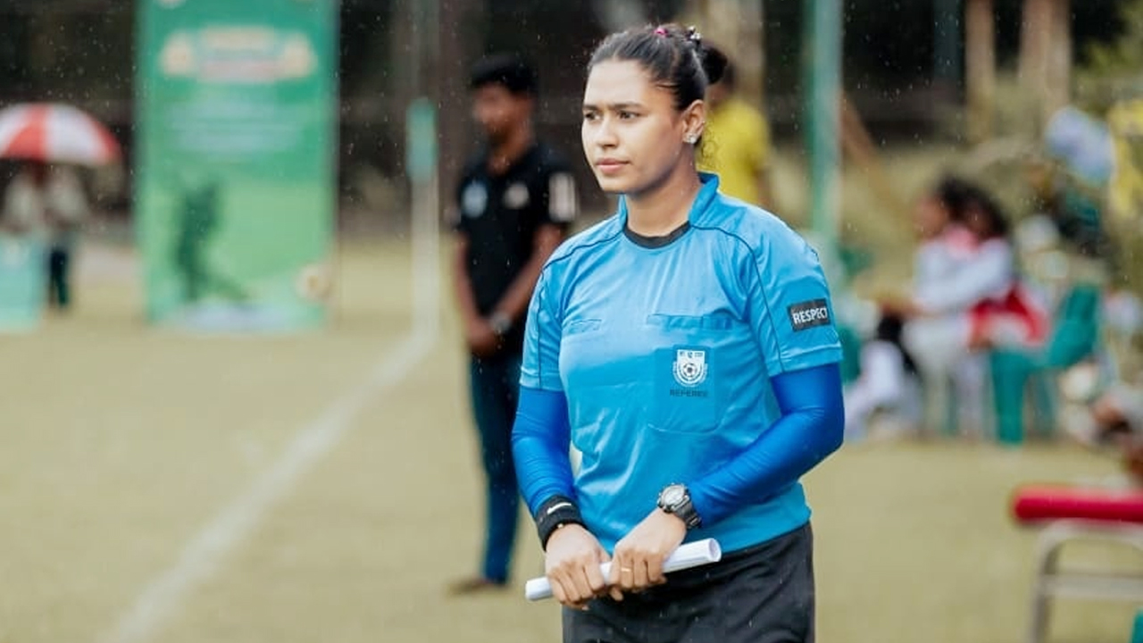 বাংলাদেশের দ্বিতীয় নারী ফিফা রেফারি তহুরা