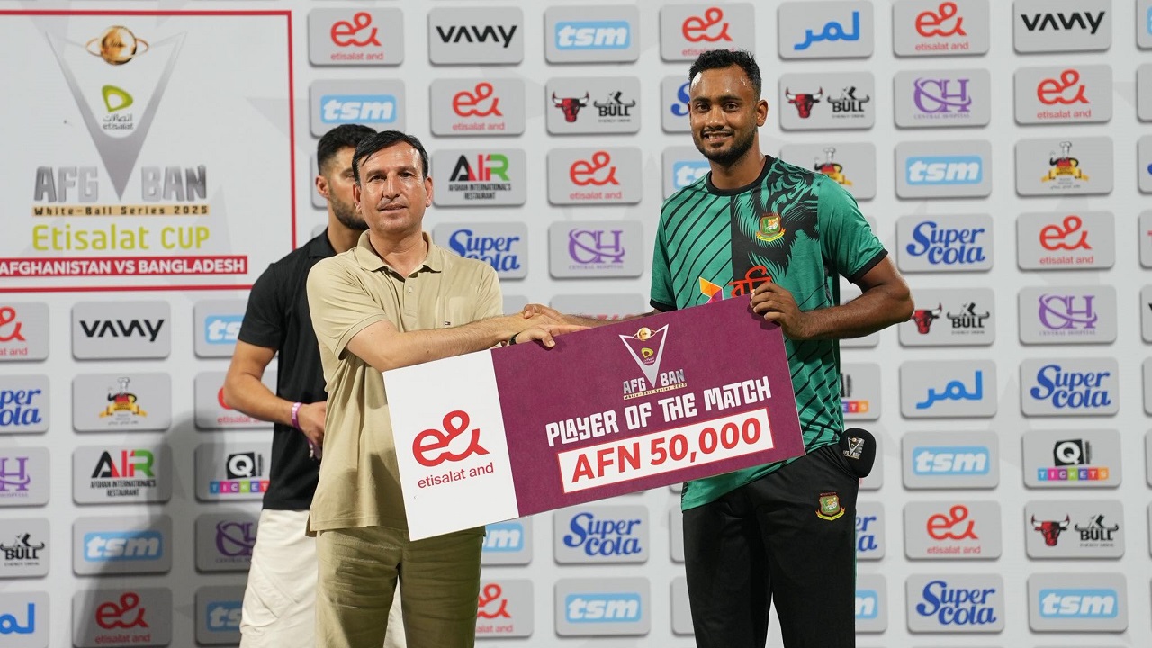 নিজ এলাকার মানুষের জন্য শরিফুলের অনন্য উদাহরণ