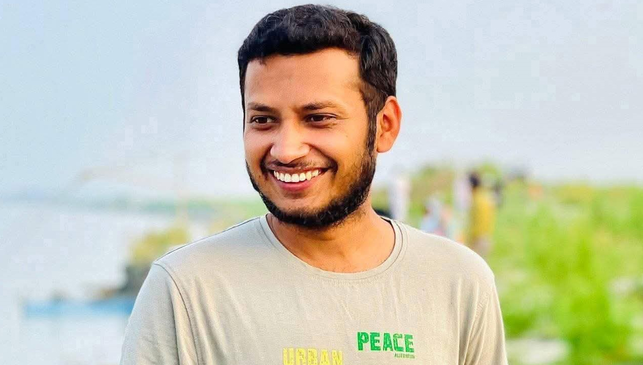 রাস্তা পার হতে গিয়ে ট্রাকের ধাক্কায় প্রাণ গেল উপ-সহকারী প্রকৌশলীর