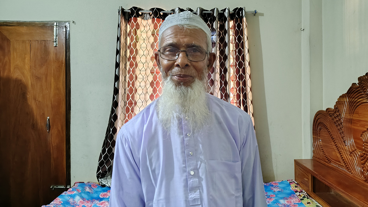 অবসরের পরেও যার পরামর্শে চলে বিদ্যালয়