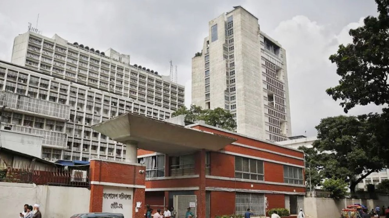 সচিবালয়ে তিন স্তরের নিরাপত্তা নিশ্চিত করতে যাচ্ছে সরকার