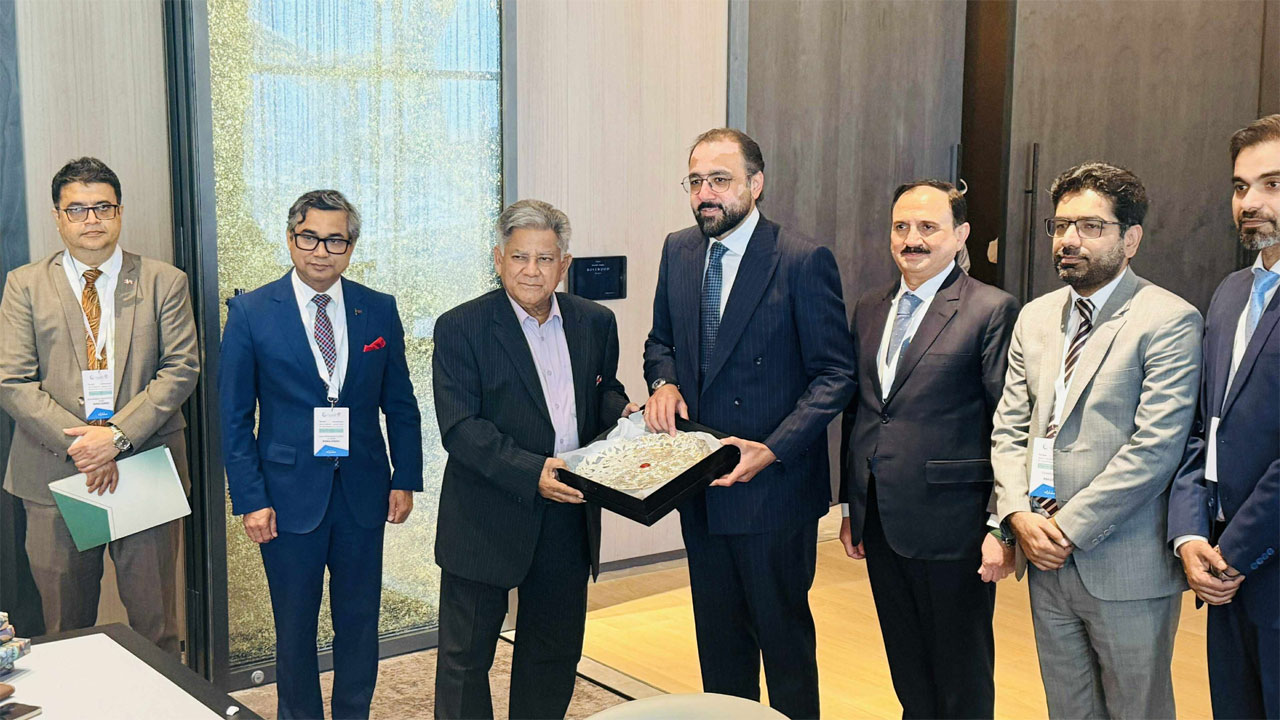 বাংলাদেশ ও পাকিস্তানের মধ্যে শ্রম সহযোগিতা জোরদারের আহ্বান