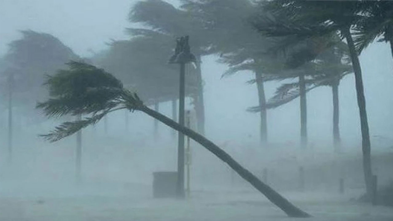 চলতি মাসে আঘাত হানতে পারে একটি ঘূর্ণিঝড়