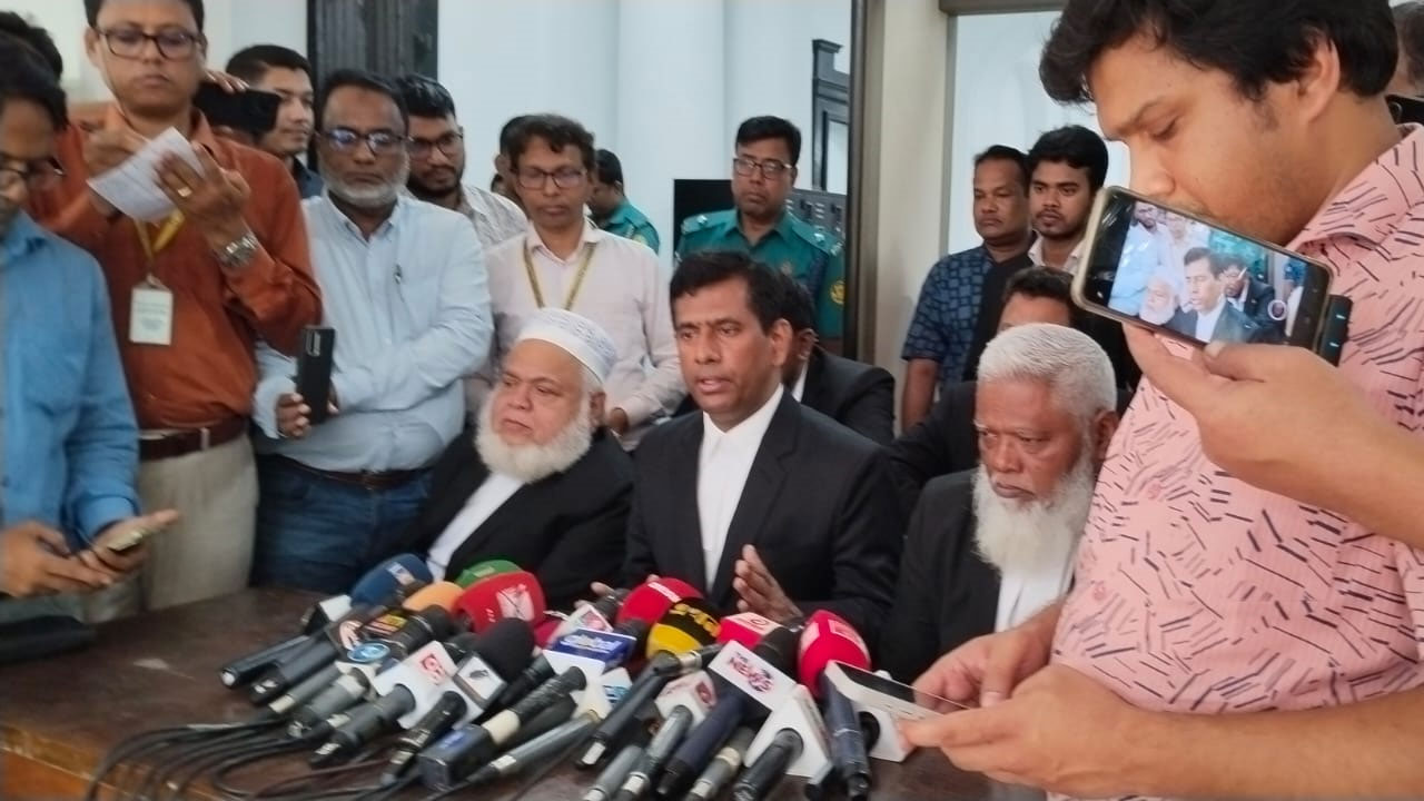 দেশরক্ষায় ঢাল হয়ে দাঁড়িয়েছিল সেনাবাহিনী : চিফ প্রসিকিউটর